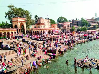 Lakhs of Warkaris enter Alandi; Alankapuri is going to come out of the devotion | लाखोे वारकर्‍यांच्या दिंड्या आळंदीत दाखल; अलंकापुरी न्हाऊन निघाली भक्तीरसात