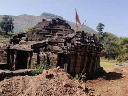 Hemadpanthi Shiva temple in Bilwadi Shivara neglected | बिलवाडी शिवारातील हेमाडपंथी शिवमंदिर दुर्लक्षित