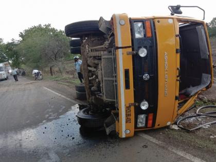 One killed, four injured in tipper-bike collision near Kelwad | केळवद नजीक टिप्पर-दुचाकीच्या धडकेत एक ठार, चार जखमी