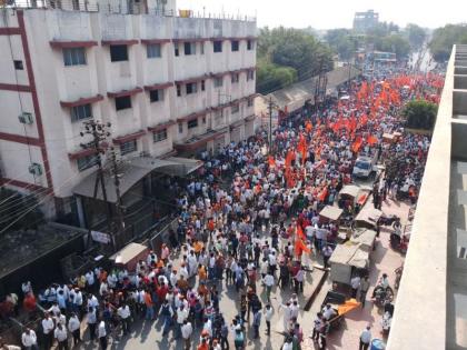 The beginning of the Maratha Kranti Morcha in Dhule | धुळ्यात मराठा क्रांती मोर्चाला सुरुवात