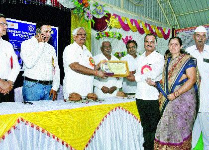 Award Distribution to Teachers | शिक्षकांना पुरस्कार वितरण