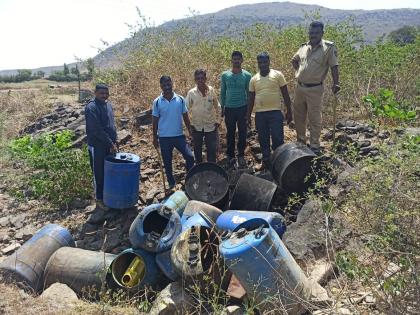  Varsi villagers demolish drunk handcuffs | वार्शी ग्रामस्थांनी केल्या गावठी दारू हातभट्ट्या उध्वस्त