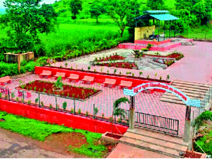 The 'model' of Vichundhartha in Pirachiwadi | पिराचीवाडीतील वैकुंठभूमी ठरतेय ‘मॉडेल’