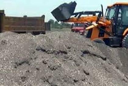 The excuse of water did not remove the sand | पाण्याचा बहाणा अन् वाळू उपसा होईना The excuse of water did not remove the sand | पाण्याचा बहाणा अन् वाळू उपसा होईना