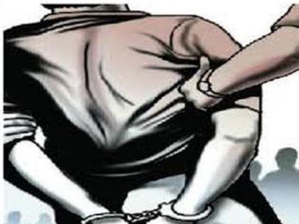 Three arrested in Nagaon burglary case | नगाव येथील चोरीप्रकरणी तिघांना अटक Three arrested in Nagaon burglary case | नगाव येथील चोरीप्रकरणी तिघांना अटक