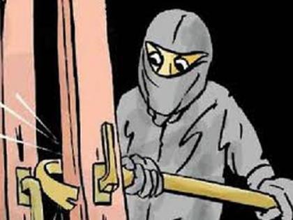 Theft of cash from a house in Khushgavan Shivara | खुशगव्हाण शिवारातील घरातून रोख रक्कम चोरी