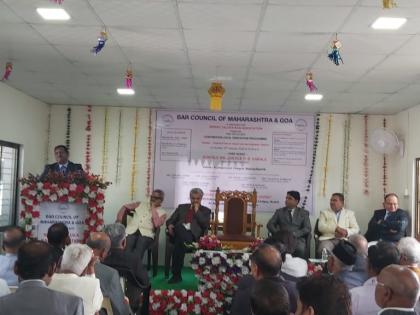 Advocates for speedy justice should take the initiative: justice. P. B. Varaday | गतिमान न्यायदानासाठी वकिलांनी पुढाकार घ्यावा: न्या. पी. बी. वराडे