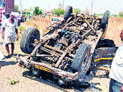 Twelve passengers were injured in the jeep and kalipili collision | जीप व कालीपिलीच्या अपघातात १२ प्रवासी जखमी