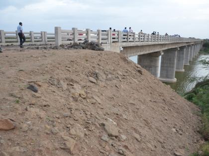 Parbhani: After 24 years of work spent 9 crores, the work is incomplete | परभणी :९ कोटी खर्चून २४ वर्षानंतरही काम अपूर्णच