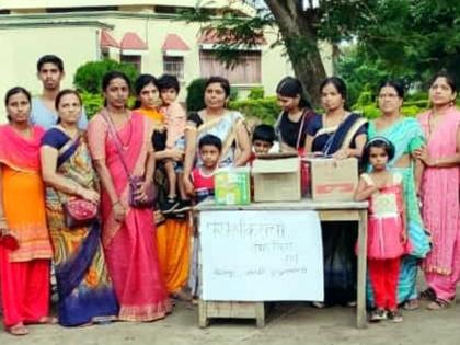 Assistance from Parbhani: A handshake for flood victims | परभणीतून मदत :पूरग्रस्तांसाठी सरसावले हात