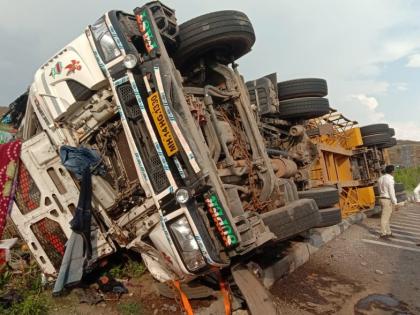 Traffic jam in Mohdari Ghat due to container overturning | कंटेनर उलटल्याने मोहदरी घाटात वाहतूक कोंडी