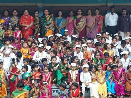Sinnar's innovative child development in the temple complex of Avatarli Pandhari | सिन्नरच्या अभिनव बालविकास मंदिराच्या प्रांगणात अवतरली पंढरी Sinnar's innovative child development in the temple complex of Avatarli Pandhari | सिन्नरच्या अभिनव बालविकास मंदिराच्या प्रांगणात अवतरली पंढरी