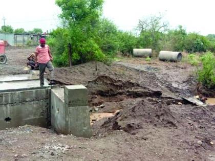 Washim district receives 40 mm of rainfall; Shirpur-Bhera road closed | वाशिम जिल्ह्यात ४० मीमी पाऊस; शिरपूर-भेरा रस्ता बंद