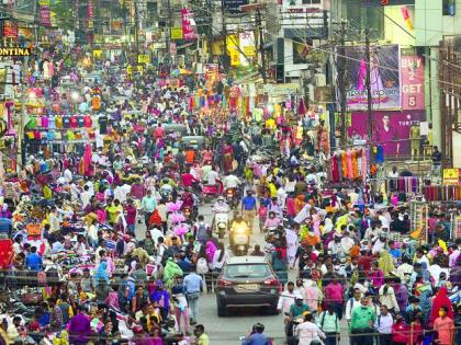 Markets are full against the backdrop of lockdown | लॉकडाऊनच्या पार्श्वभूमीवर नागपुरात बाजारपेठा फुल्ल 