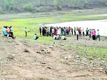 A young man who went to celebrate his birthday drowned in a dam | वाढदिवस साजरा करण्यासाठी गेलेल्या युवकाचा धरणात बुडून मृत्यू A young man who went to celebrate his birthday drowned in a dam | वाढदिवस साजरा करण्यासाठी गेलेल्या युवकाचा धरणात बुडून मृत्यू