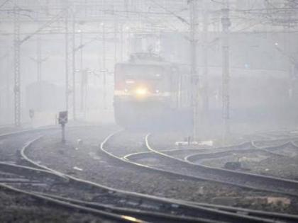 8 trains Late in sub-capital due to fog | धुक्यामुळे उपराजधानीतील ८ रेल्वेगाड्या ‘लेट’