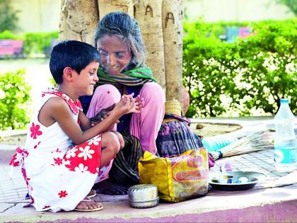 On mother's day 'She' returned to her mother | मातृदिनी ‘ती’ परतली मायेच्या कुशीत