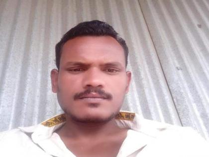 young farmer died due to drowning | गवताला फवारण्यासाठी पाणी आणयला गेला, तीन तास मोटारी लावून विहिरीतून मृतदेह काढला