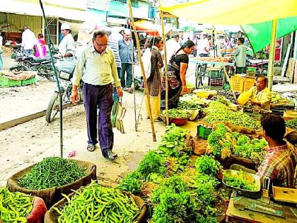 The price of vegetables fell in the budget of ordinary people | भाजीपाल्यांचे भाव कडाडले सर्वसामान्यांचे बजेट कोलमडले