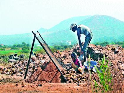 Nomadic school for out-of-school children, child labor | शाळाबाह्य मुले, बाल कामगारांप्रती शिक्षण विभाग उदासीन