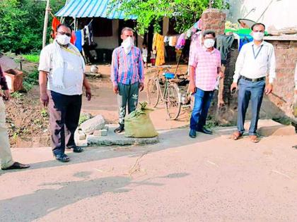 Assistance for essential items to the 160 persons from the Lakhani Tahsil administration | लाखनी तहसील प्रशासनाकडून १६० व्यक्तींना जीवनावश्यक वस्तूंची मदत Assistance for essential items to the 160 persons from the Lakhani Tahsil administration | लाखनी तहसील प्रशासनाकडून १६० व्यक्तींना जीवनावश्यक वस्तूंची मदत