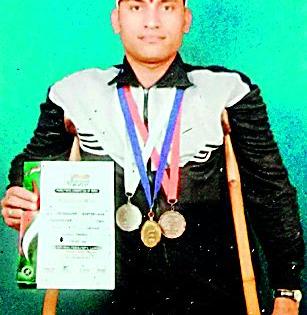 Divyang 'Yogeshwar' won 48 medals in the state, national competition | दिव्यांग ‘योगेश्वर’ने राज्य, राष्ट्रीय स्पर्धेत प्राप्त केली ४८ पदके