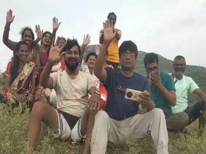 We are not abducted, the family's complaint is due to pressure; The video of all twelve members went viral | आमचे अपहरण नाही, कुटुंबियाची तक्रार दबावापोटी; बाराही सदस्यांचा व्हिडीओ व्हायरल