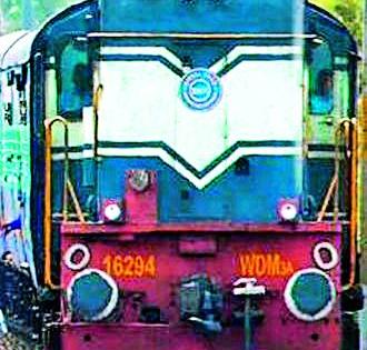 'Memo' railway instead of 'Demo' to run on Gondia-Ballarshah route | गोंदिया-बल्लारशाह मार्गावर धावणार ‘डेमो’ऐवजी ‘मेमो’ रेल्वे