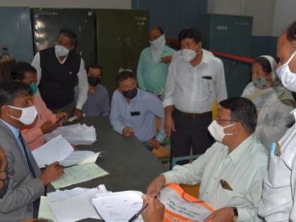 Disposal of 1 thousand 133 cases in Lok Adalat | लोकअदालतीत १ हजार १३३ प्रकरणांचा निपटारा Disposal of 1 thousand 133 cases in Lok Adalat | लोकअदालतीत १ हजार १३३ प्रकरणांचा निपटारा