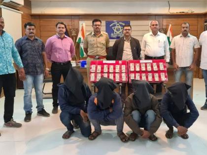 Four robbers who robbed a cotton trader through Reiki have been arrested | रेकीकरुन कापूस व्यापाऱ्याला लुटणारे चौघे जबरीचोर गजाआड Four robbers who robbed a cotton trader through Reiki have been arrested | रेकीकरुन कापूस व्यापाऱ्याला लुटणारे चौघे जबरीचोर गजाआड