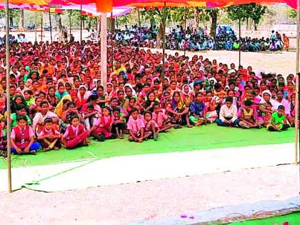 Congratulation woman on the occasion of the meeting | संमेलनाच्या निमित्ताने एकवटल्या महिला