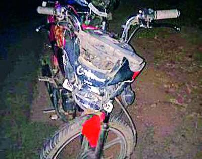 Two youths killed in front of two wheelers, three seriously injured | दुचाकींची समोरासमोर धडक दोन युवक ठार, तिघे गंभीर