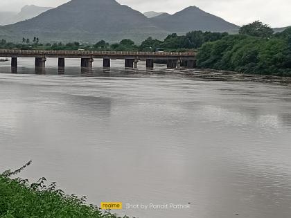 Flood water to Girna river | गिरणा नदीला पूरपाणी