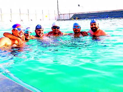 6 thousand people first in 'Swimming Pool' | ‘स्वीमिंग पूल’ मध्ये पोहले ६ हजार लोक