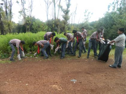 Let us clean. Kasha Japa, message from students | स्वच्छता करू, कास जपू या.. , विद्यार्थ्यांकडून संदेश