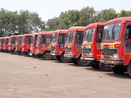 Passengers have been waiting for two months at Lalpari of Lasalgaon depot | लासलगाव आगाराच्या लालपरीला दोन महिन्यांपासून प्रवाशांची प्रतीक्षा