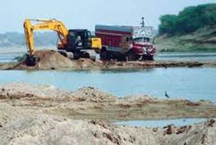 27 lakh penalty for illegal sand transportation | अवैध वाळू वाहतूक प्रकरणी २७ लाखांची दंडात्मक कारवाई 27 lakh penalty for illegal sand transportation | अवैध वाळू वाहतूक प्रकरणी २७ लाखांची दंडात्मक कारवाई