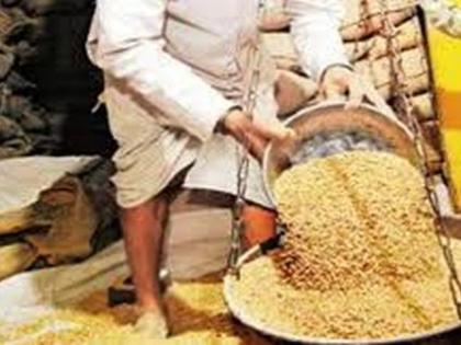 Finally ration for the cashier card holders | अखेर केशरी कार्डधारकांना रेशन Finally ration for the cashier card holders | अखेर केशरी कार्डधारकांना रेशन
