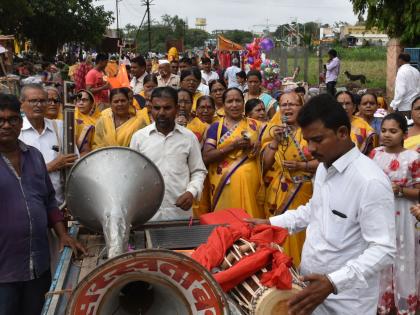 School of Vitthal Naama is filled .. | विठ्ठल नामाची शाळा भरली..