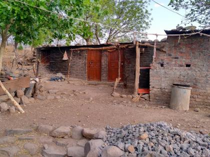 Parbhani: Villages left the Adivashee village | परभणी : अडीचशेच्यावर ग्रामस्थांनी सोडले गाव