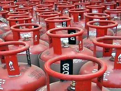 Parbhani: Adding gas to six thousand citizens a month | परभणी : महिनाभरात सहा हजार नागरिकांना गॅस जोडण्या Parbhani: Adding gas to six thousand citizens a month | परभणी : महिनाभरात सहा हजार नागरिकांना गॅस जोडण्या
