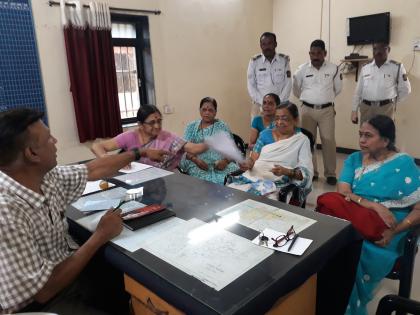 Windy discussion at the meeting of the women's Vocational Committee | महिला दक्षता समितीच्या बैठकीत वादळी चर्चा