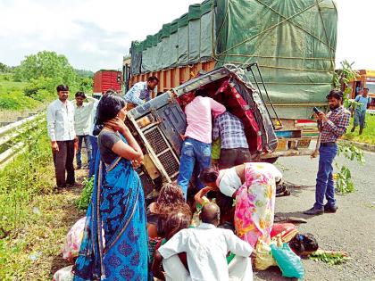 Three killed in two road accidents, 16 seriously | तीन अपघातात २ ठार, १६ गंभीर