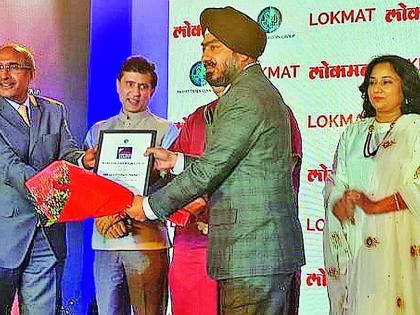 Jagjit Singh Oberoi won Lokmat's 'Corporate Excellence' award | जगजितसिंग ओबेरॉय यांना लोकमतचा ‘कॉर्पोरेट एक्सलन्स’ पुरस्कार