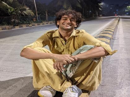 bigg boss 14 netizens feel bad for vikas gupta as he poses in the middle of road | ‘बिग बॉस 14’मधून बाहेर पडताच विकास गुप्ता आला रस्त्यावर, फोटो पाहून चाहत्यांना बसला धक्का