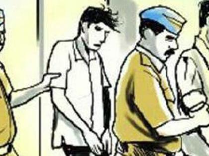 Thieves had been fielded for the loot of the bullion traders of Cage | केजच्या सराफा व्यापा-याला लुटण्यासाठी चोरांची होती महिनाभरापासून ‘फिल्डिंग’ Thieves had been fielded for the loot of the bullion traders of Cage | केजच्या सराफा व्यापा-याला लुटण्यासाठी चोरांची होती महिनाभरापासून ‘फिल्डिंग’