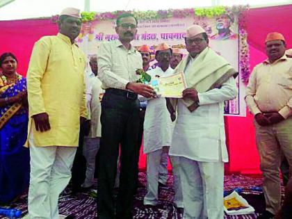 65 Priyakhan Villages felicitated at Pachgaon | पाचगाव येथे ६५ प्रज्ञावंत ग्रामस्थांचा सत्कार