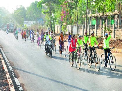 Workshop Cyclists Honor Nashik Cyclist: Sailfire from Kalesarod area | श्रमिक सायकलचालकांचा सन्मान नाशिक सायकलिस्ट : कॉलेजरोड परिसरातून सायकलफेरी