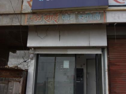 Unsuccessful attempt to blow up ATMs at three places in Dhule | धुळ्यात तीन ठिकाणी एटीएम फोडण्याचा अयशस्वी प्रयत्न Unsuccessful attempt to blow up ATMs at three places in Dhule | धुळ्यात तीन ठिकाणी एटीएम फोडण्याचा अयशस्वी प्रयत्न
