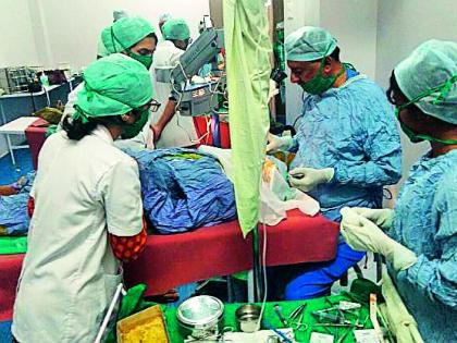 Surgery of over 160 patients in public | लोकबिरादरीत १६० रूग्णांवर शस्त्रक्रिया